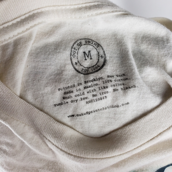 Of Mice and Men Out of Print T-Shirt - Picture 5 of 5